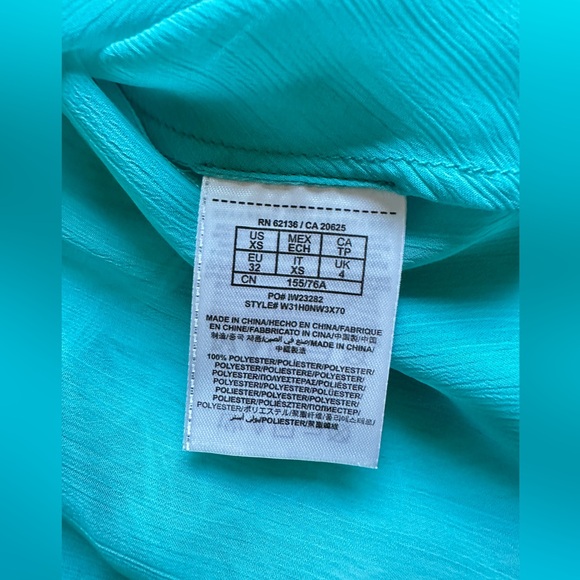 Guess sheer flowy tank - Picture 4 of 6